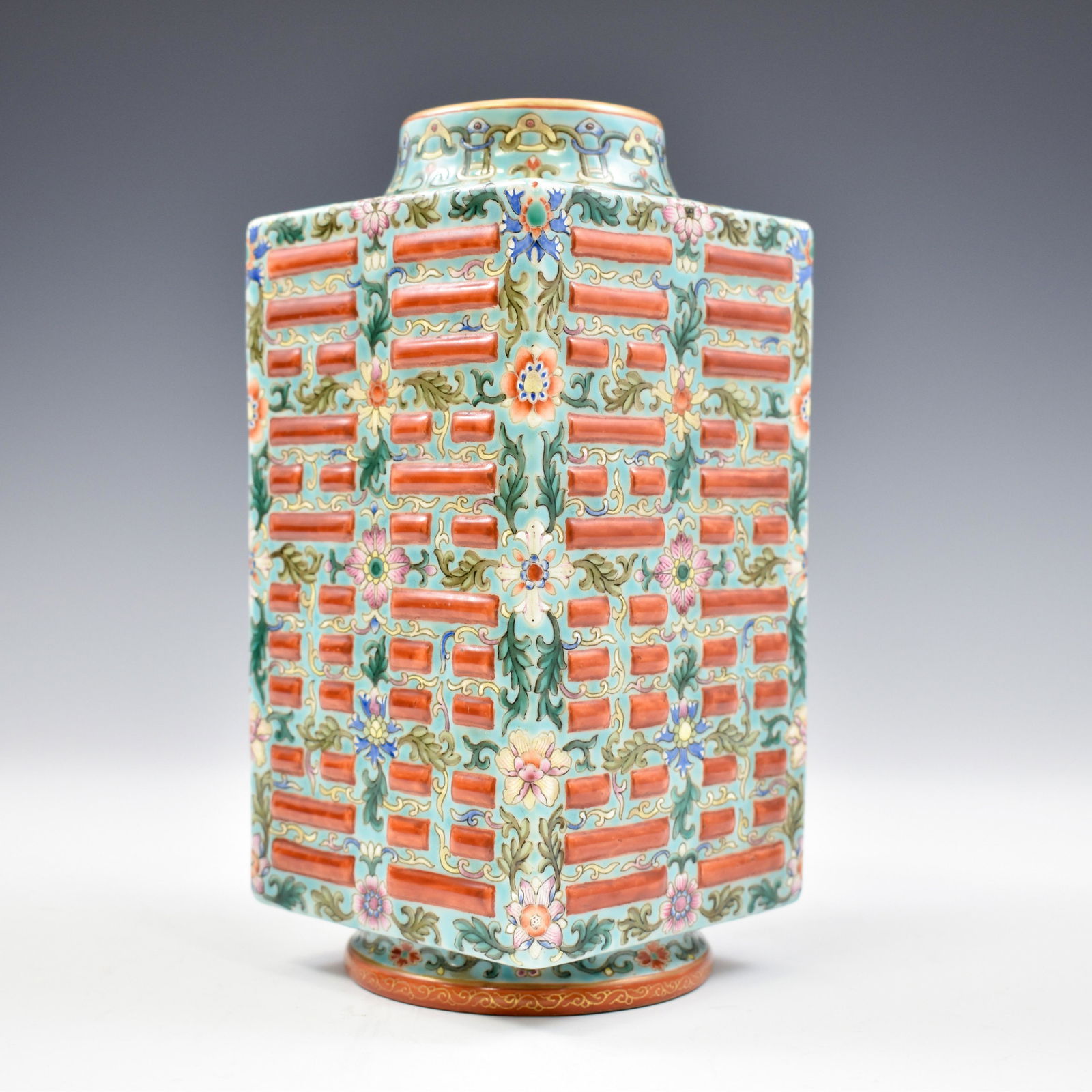 QIANLONG SANCAI GLAZED PORCELAIN ZONG VASE (1 of 10)