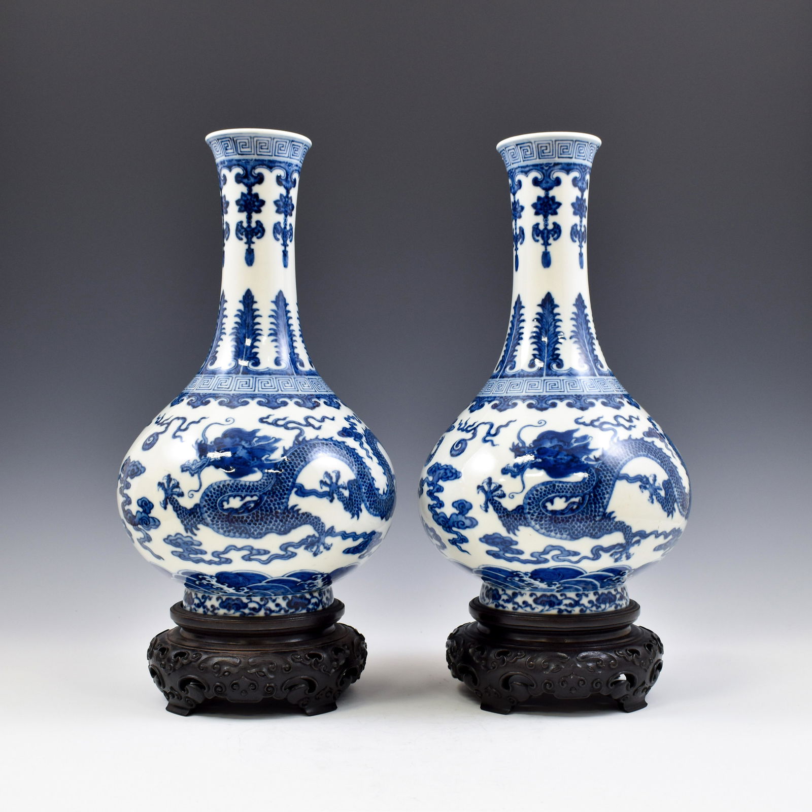 PAIR OF QIANLONG DRAGON REWARD VASES ON STAND (1 of 17)
