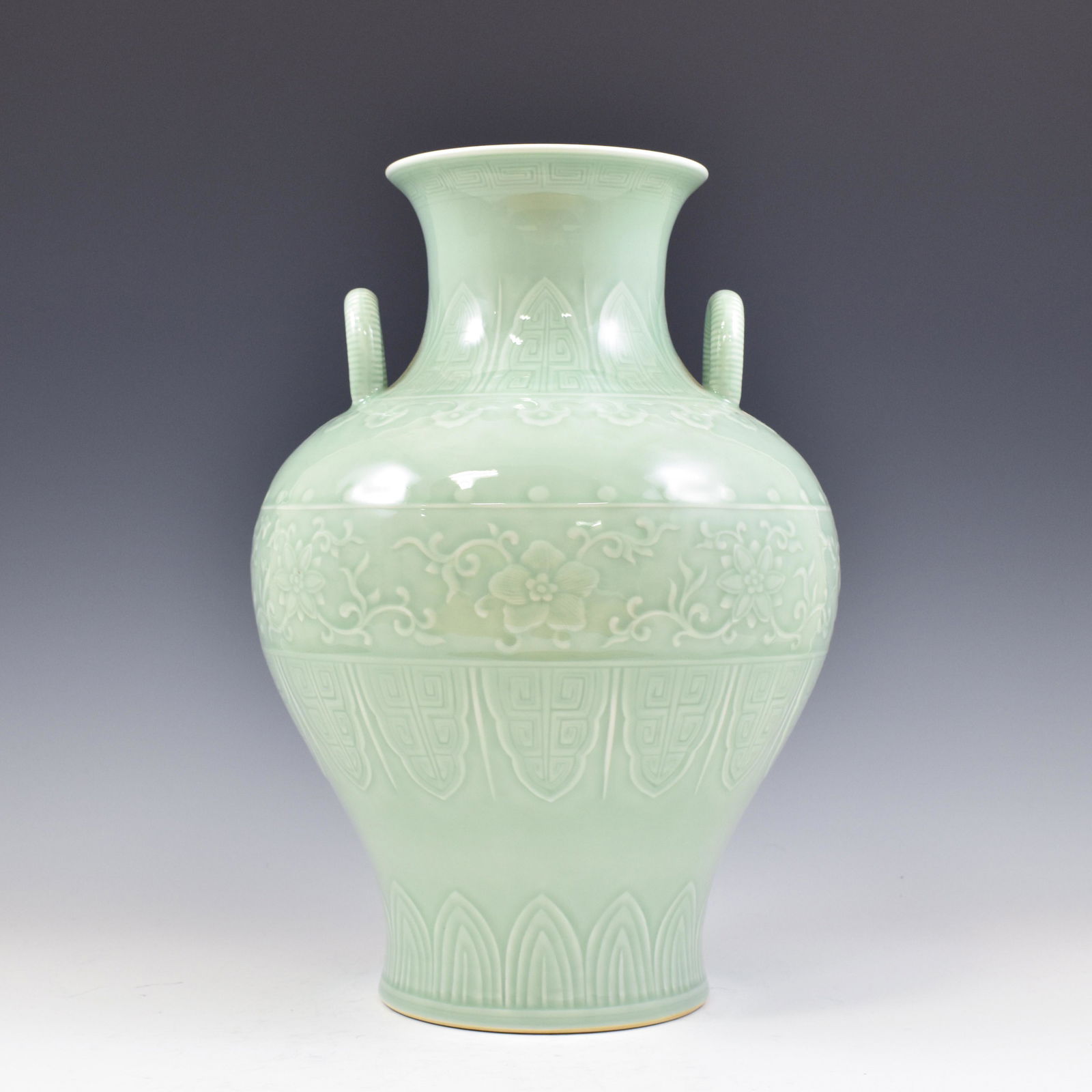 QIANLONG SGRAFITTO CELADON GLAZED AMPHORA VASE (1 of 7)