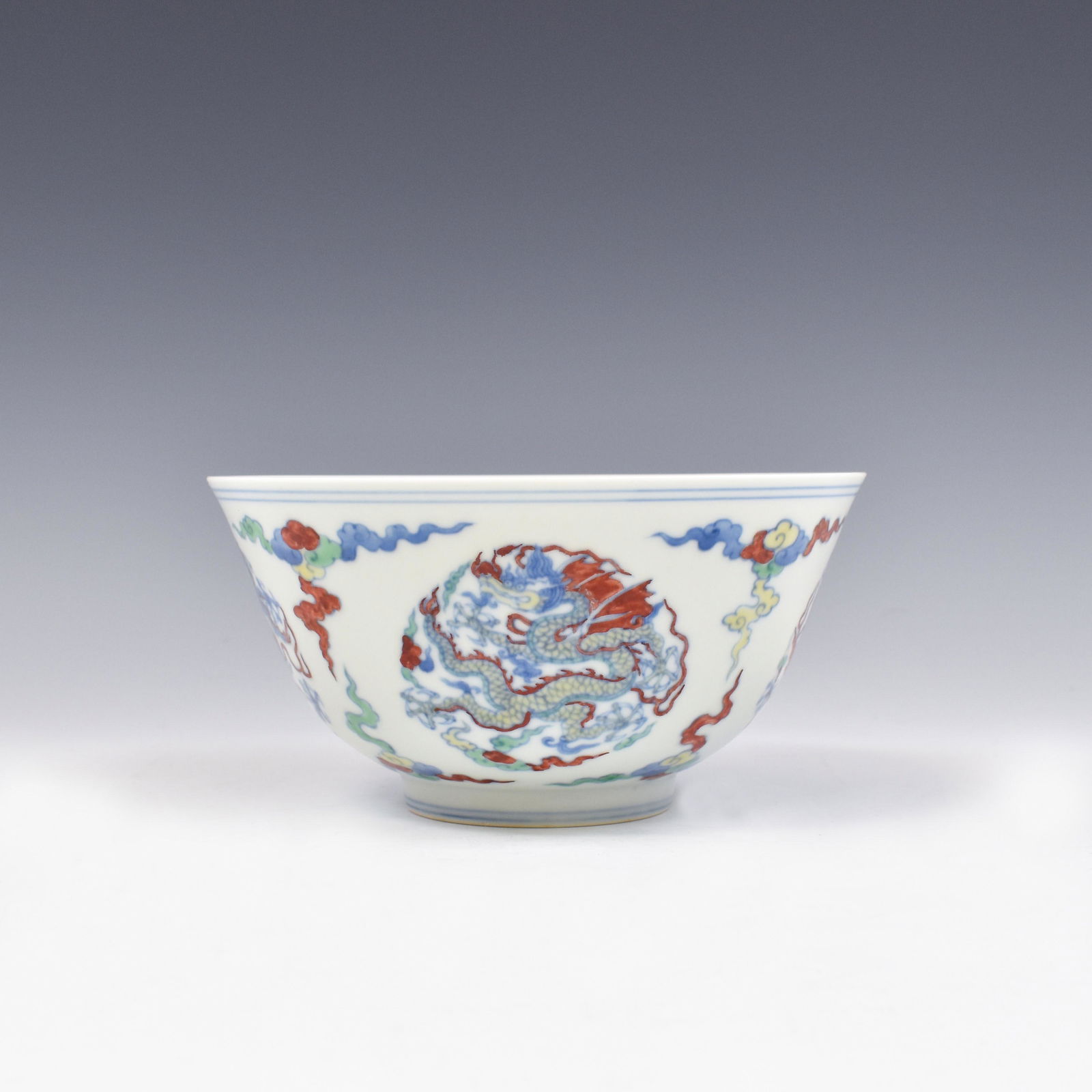 CHNEGHUA DOUCAI DRAGON MEDALION BOWL (1 of 6)