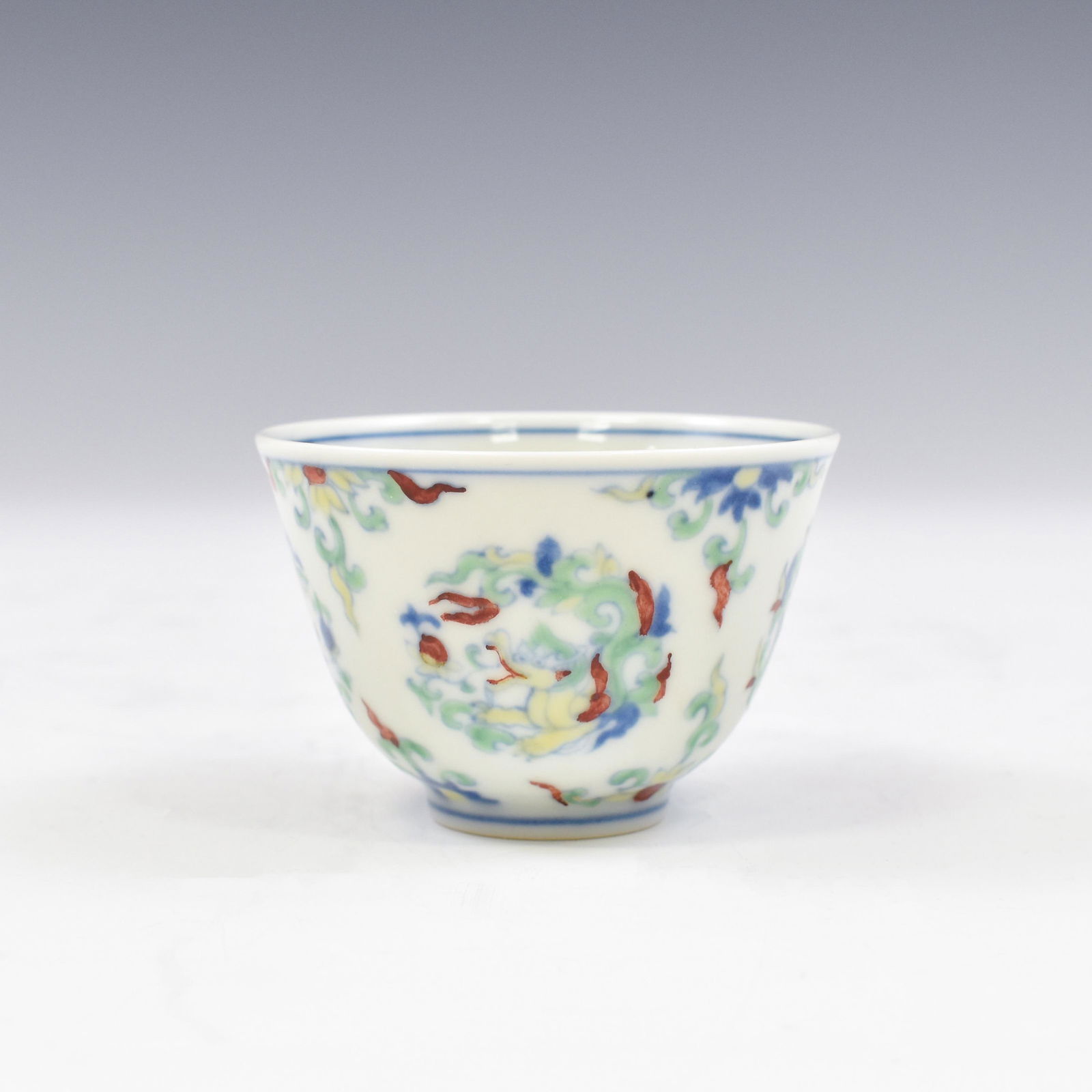 CHENGHUA DOUCAI DRAGON MEDALION CUP (1 of 10)