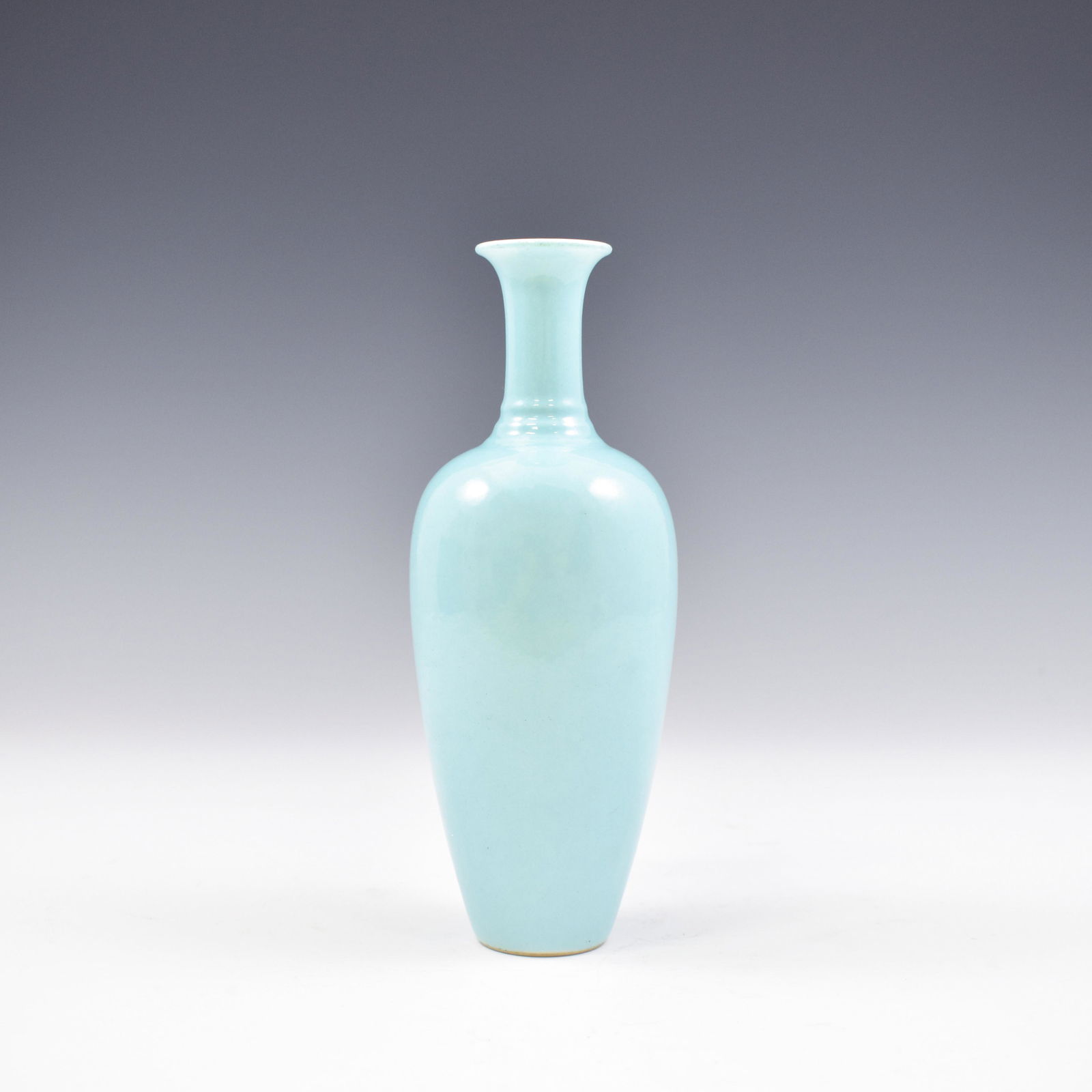 YONGZHENG PINE GREEN GLAZED WILLOW VASE (1 of 8)
