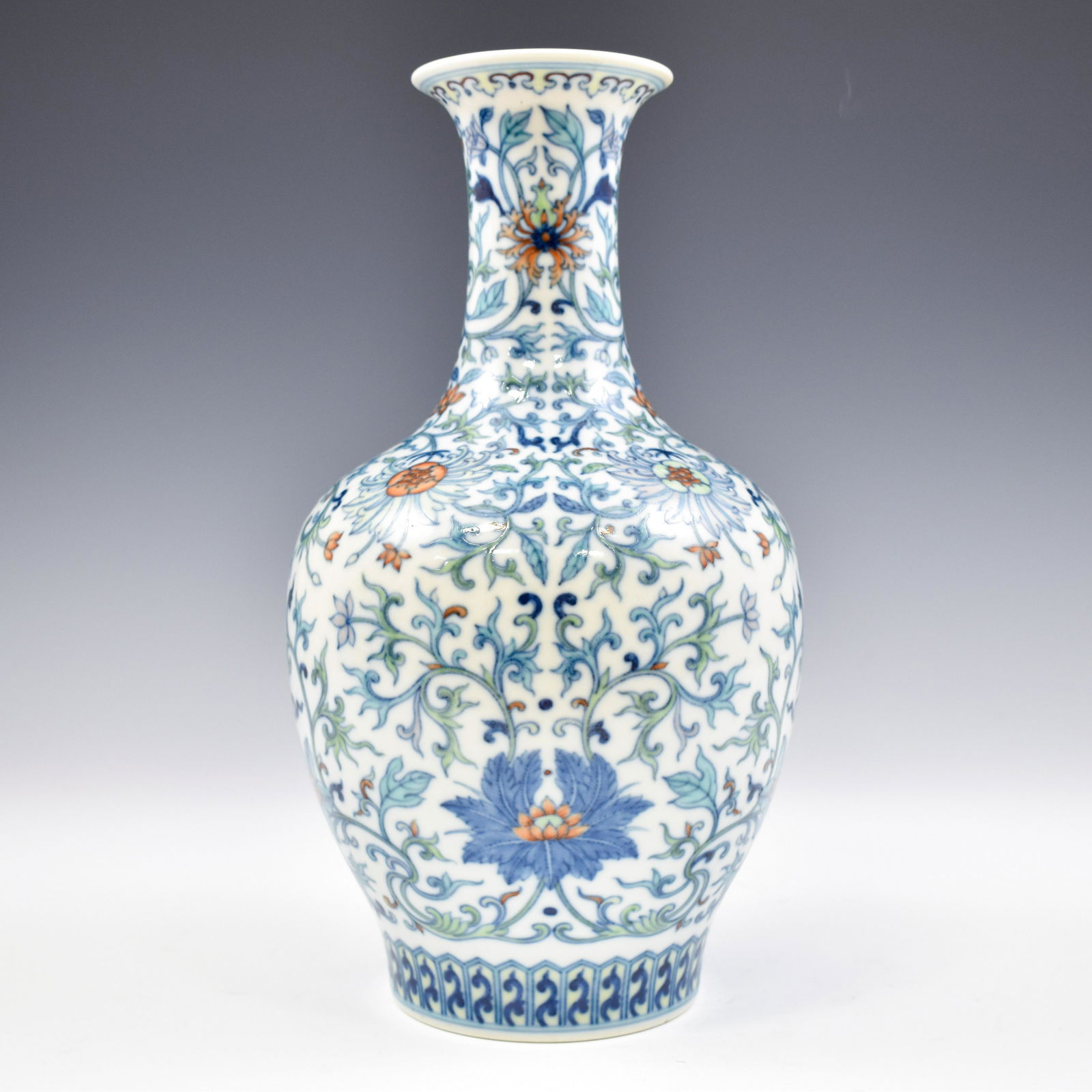 QIANLONG DOUCAI WILLOW VASE (1 of 9)