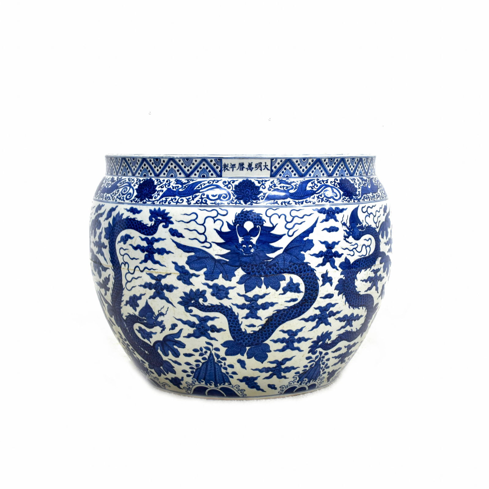 LARGE MING BLUE AND WHITE FISH POT (1 of 10)