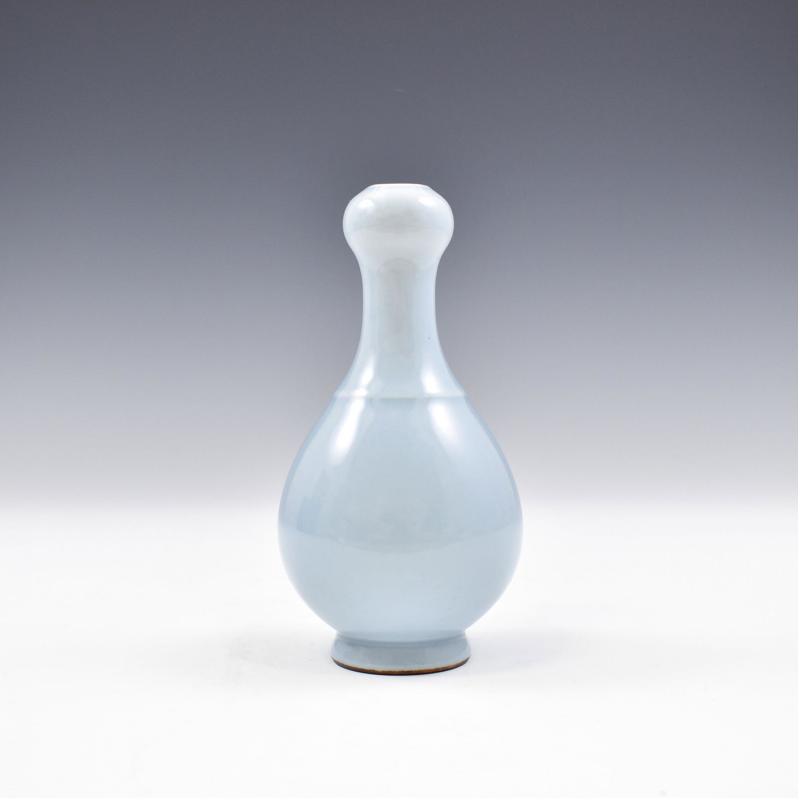 YONGZHENG DOUQING GLAZED GARLIC VASE (1 of 7)