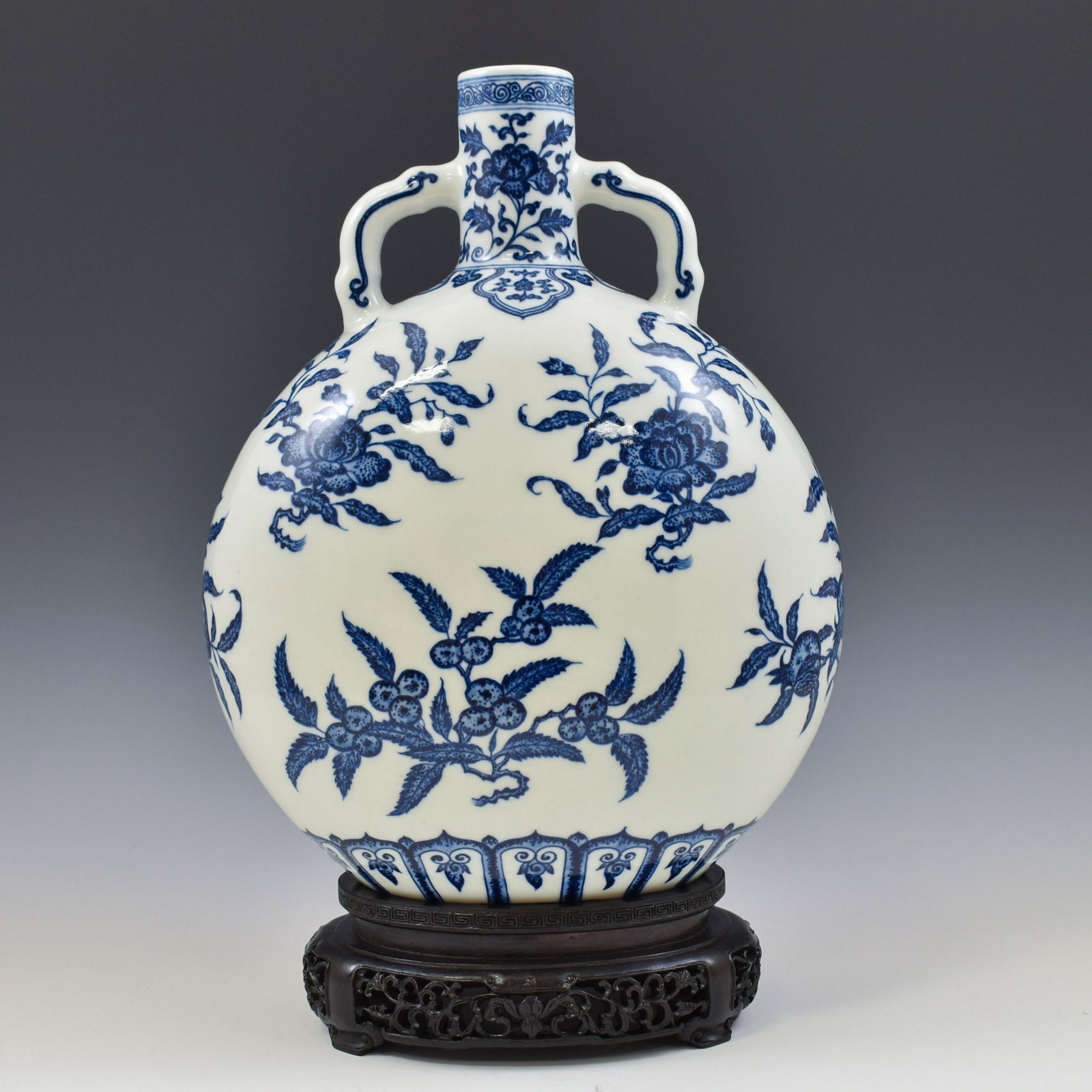 YONGZHENG BLUE & WHITE FRUIT ABUNDANT MOON VASE ON: Chinese Qing Dynasty Period, Qianlong douqing geometrical sgrafitto motif porcelain amphora vase. The Porcelain potted in a amphora shaped vase, large, thick and tall, globular body, slighty oval lowe