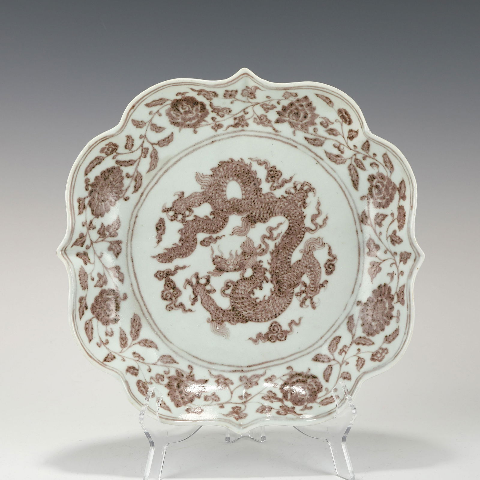 MING RED GLAZED SCALLOPED RUYI RIM PLATE (1 of 10)