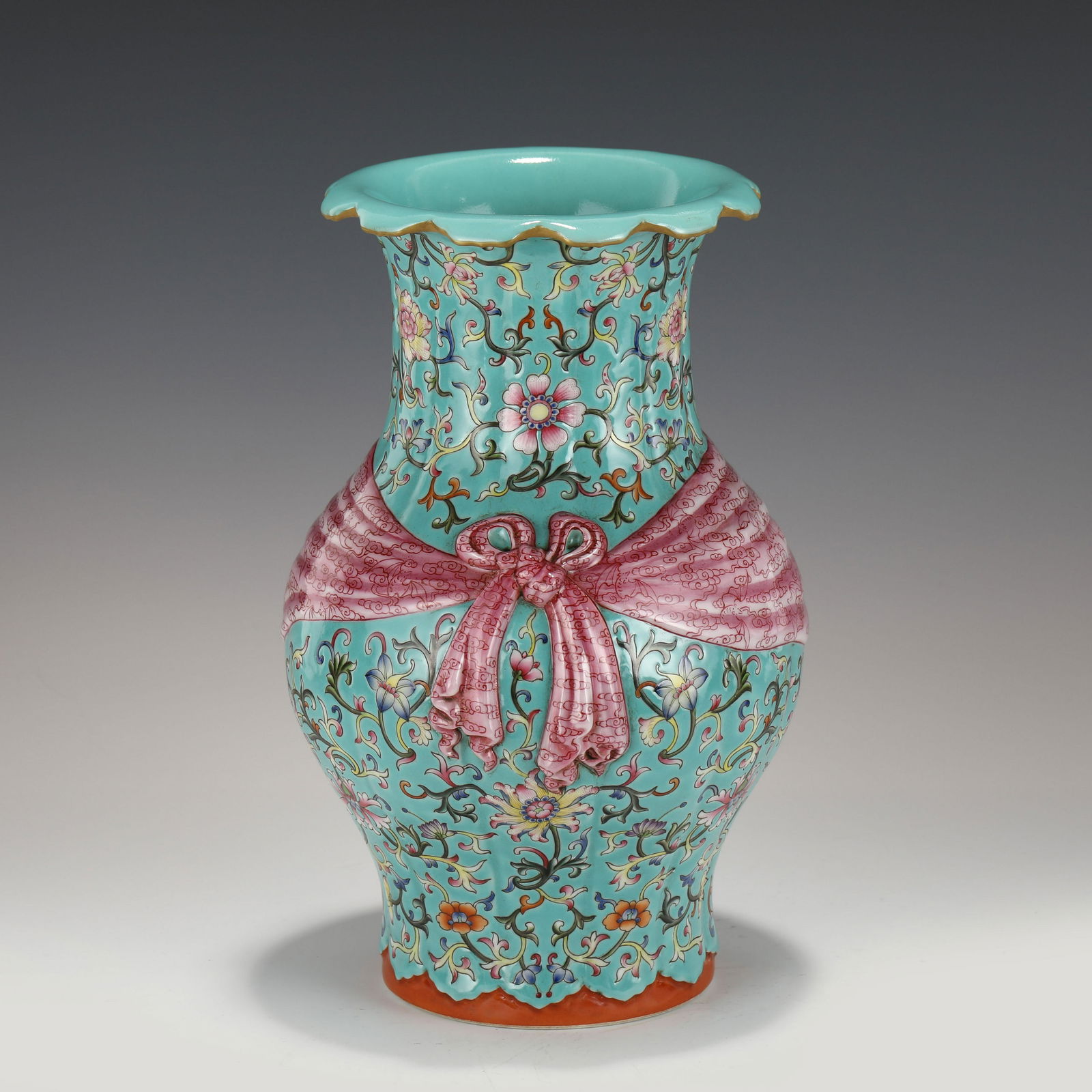 QIANLONG TURQUOISE GLAZED FAMILLE ROSE VASE (1 of 10)