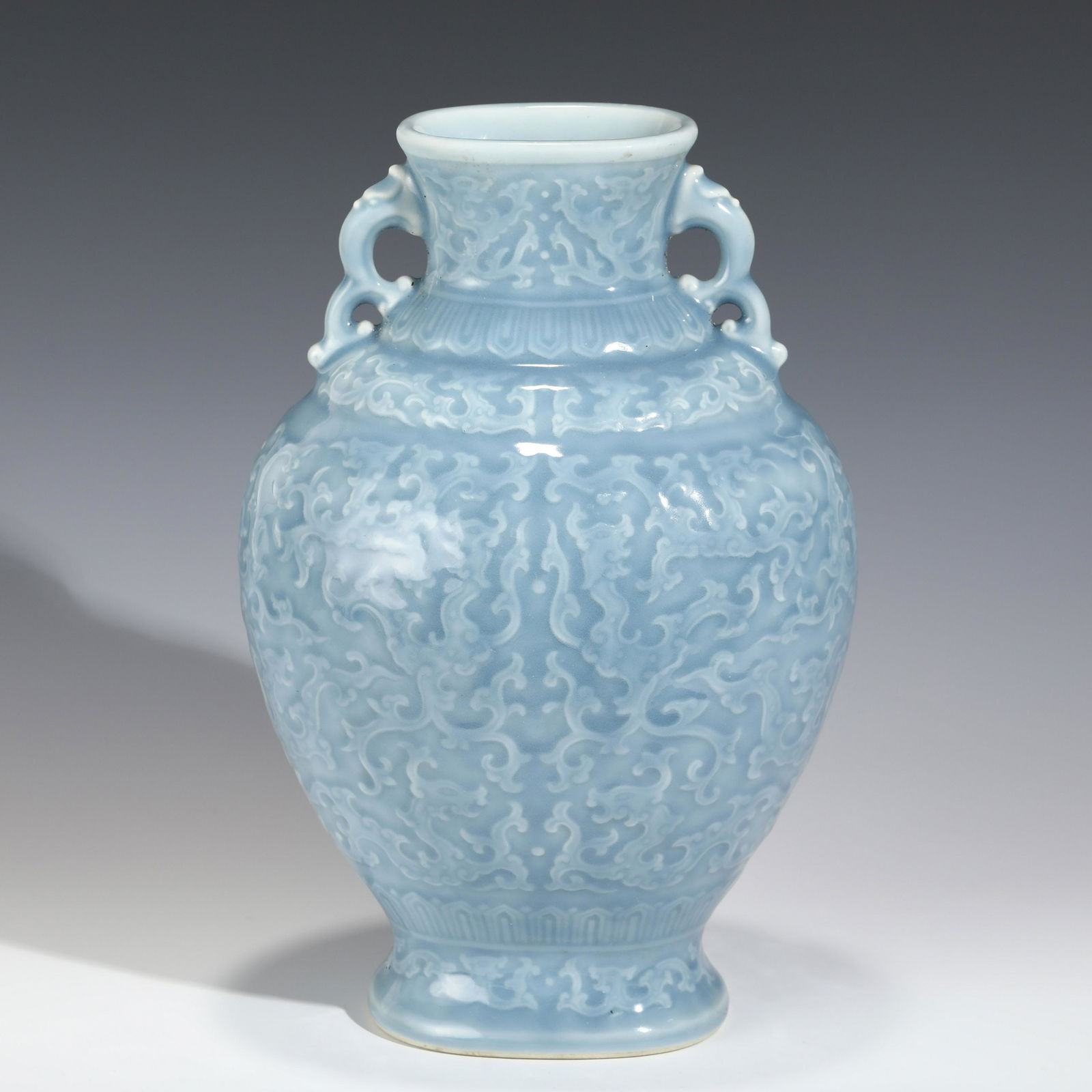 QIANLONG SKY BLUE GLAZED SGRAFFITO AMPHORA VASE (1 of 10)
