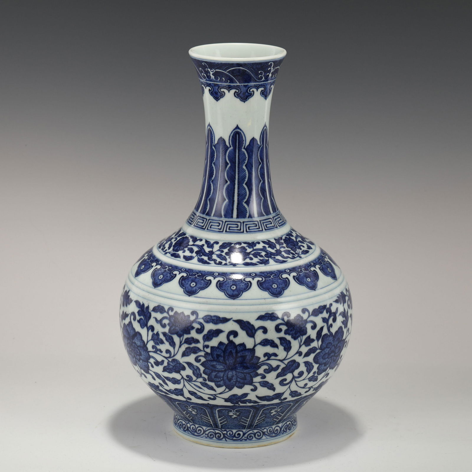 GUANGXU BLUE & WHITE WRAPPED FLORAL REWARD VASE (1 of 10)