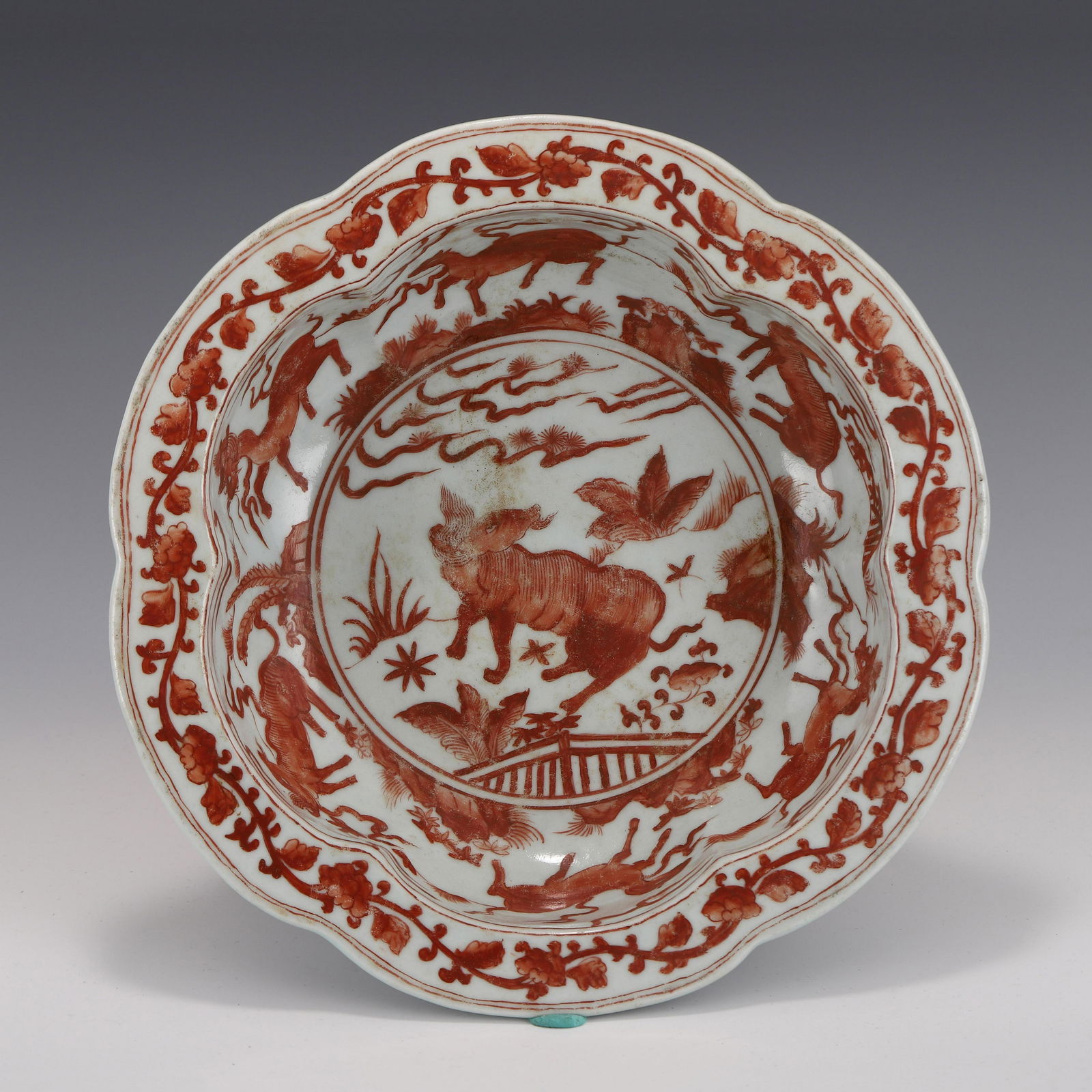 WANLI IRON RED PIG MOTIF FLORI-FORM RIM PLATE (1 of 10)