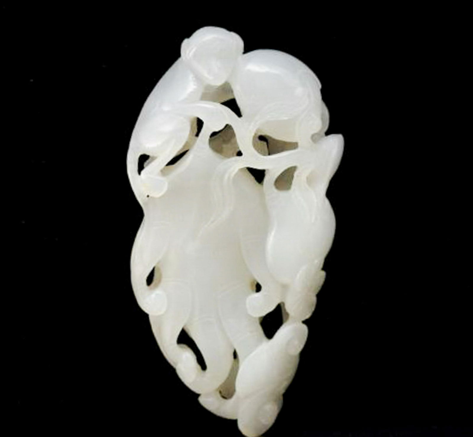 CARVED WHITE JADE OF MONKEY ON BUDDHA PALM CITROEN (1 of 6)