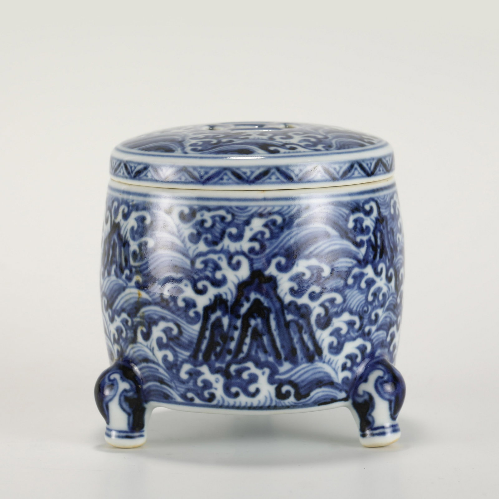 MING XUANDE BLUE AND WHITE INCENSE BURNER: PROVENANCE: From Farragut, TN Private Collector. Dimensions: Heigth: 10.7 cm, Diameter: 10.7 cm Chinese Ming Dynasty Xuande Blue and White Incense Burner. Potted in shallow vessel form, thick and deep