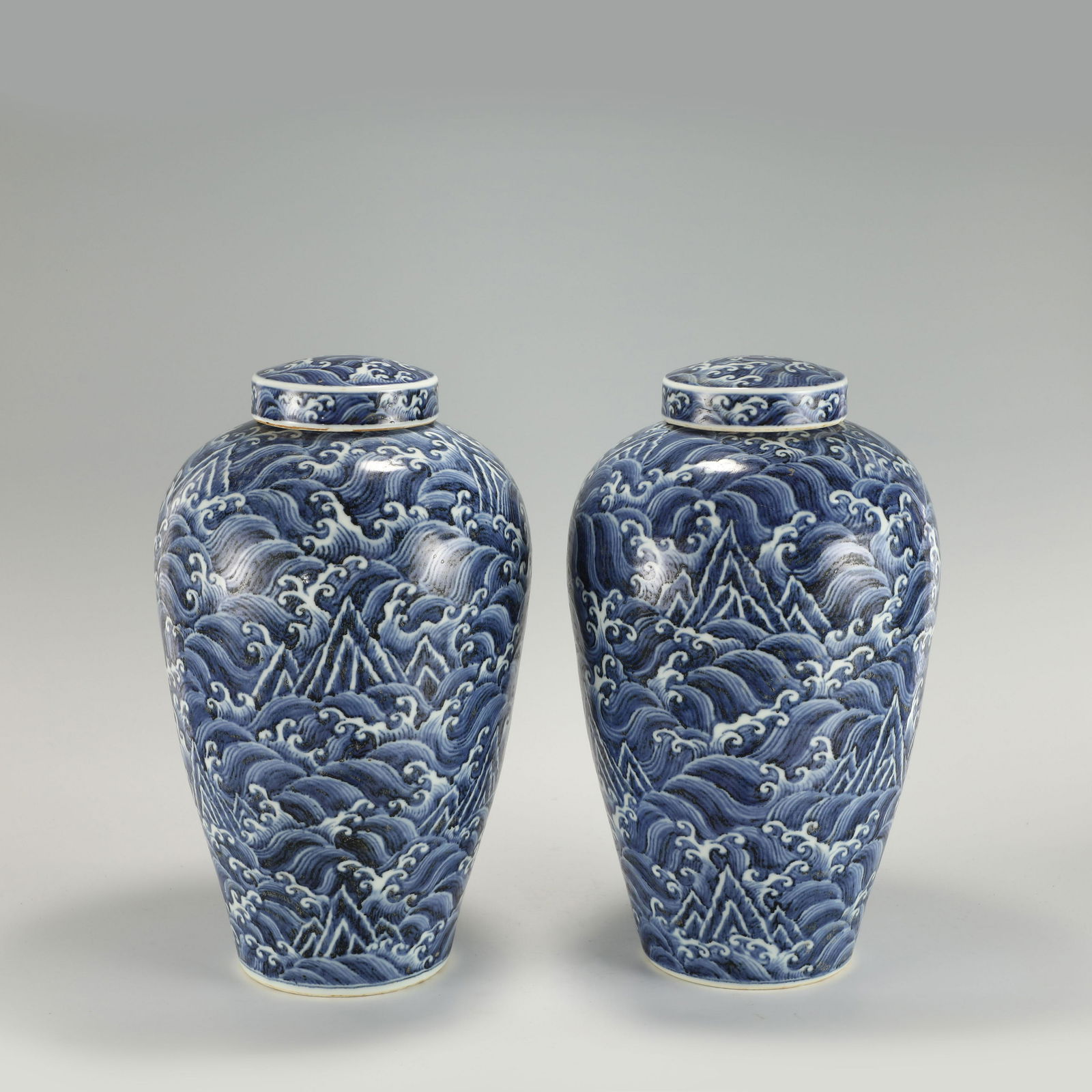 MING XUANDE BLUE AND WHITE SEA WATER PATTERN LID JARS (1 of 10)