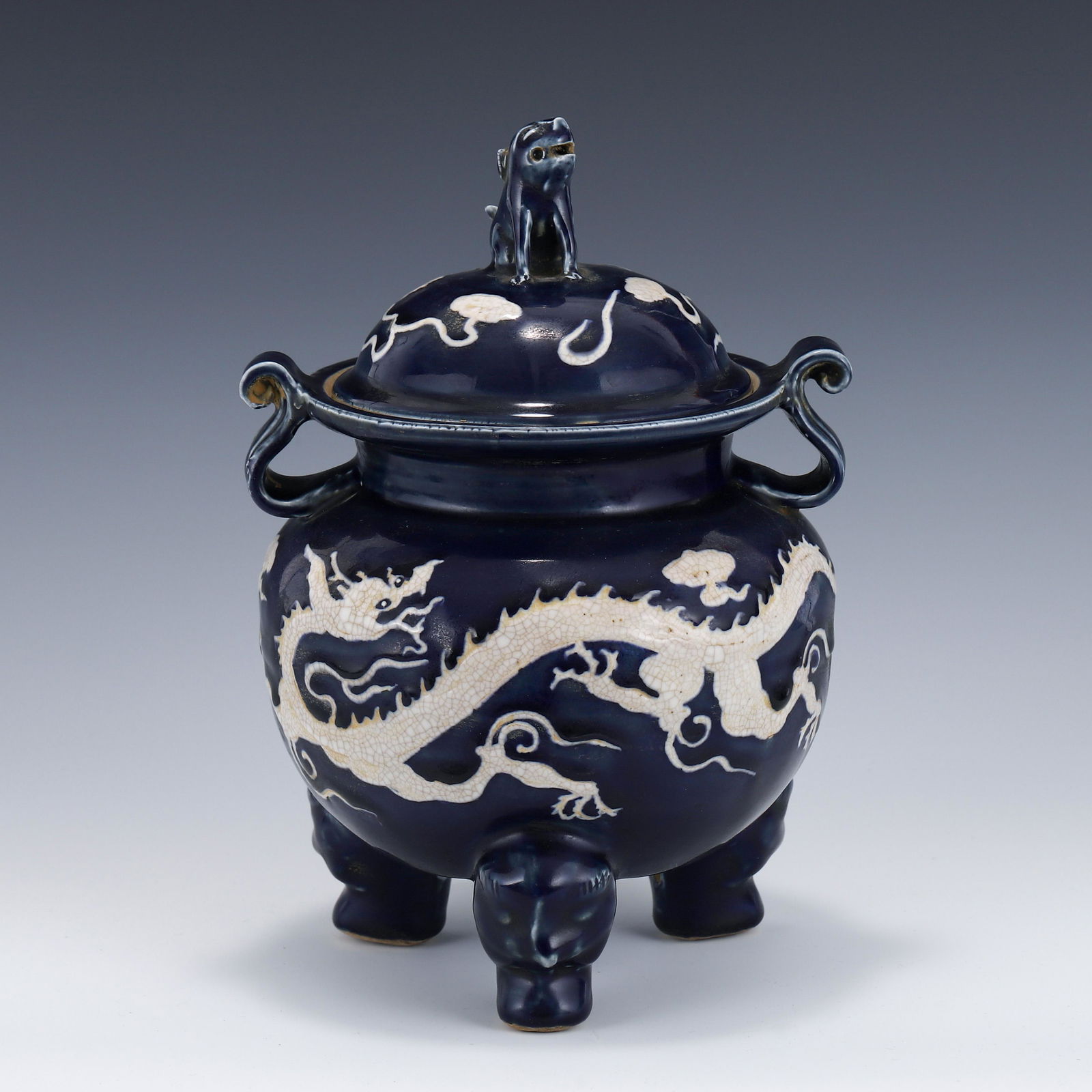 YUAN REVERSED BLUE DRAGON LIDDED PORCELAIN TRIPOD (1 of 10)