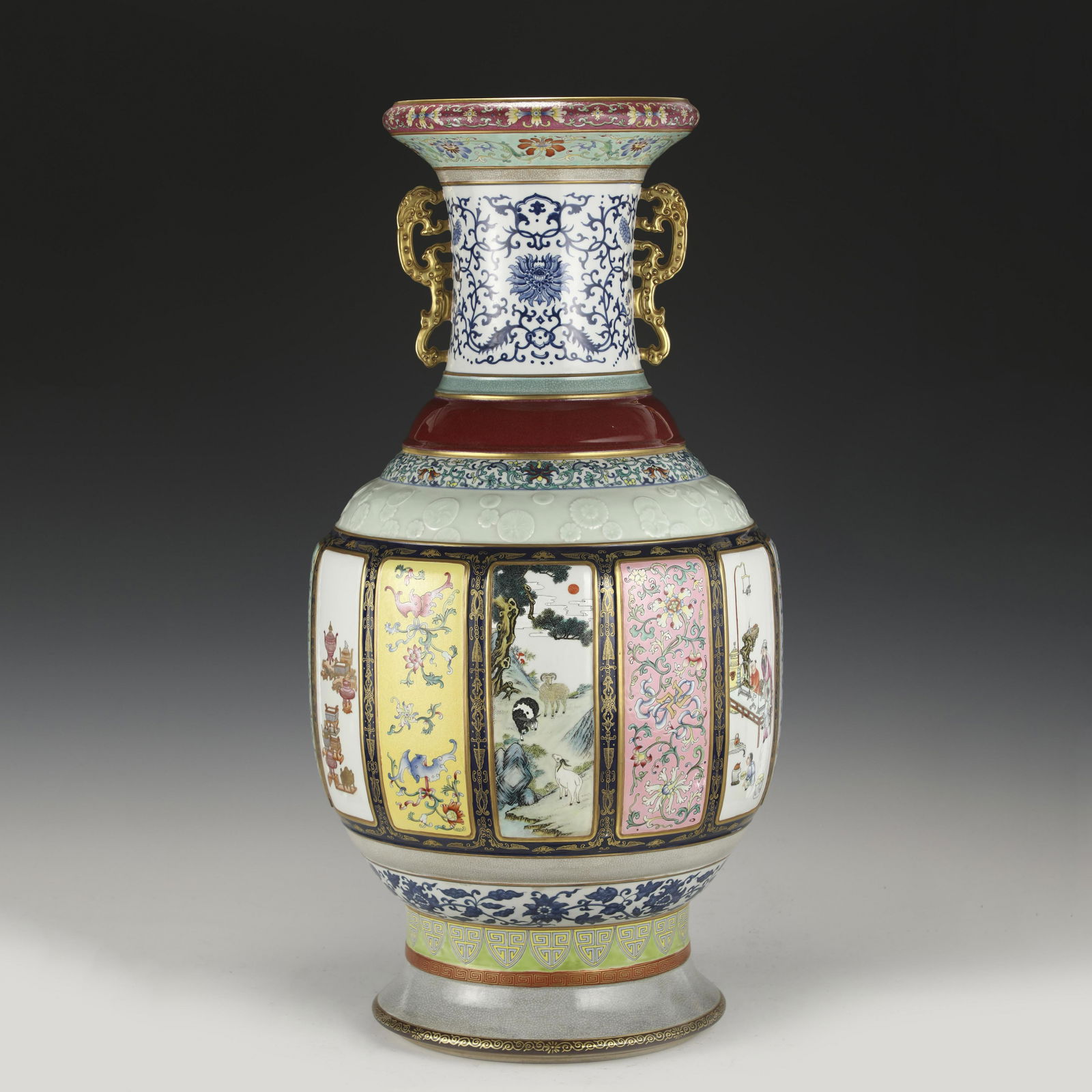HUGE QING QIANLONG FAMILLE ROSE VASE (1 of 12)