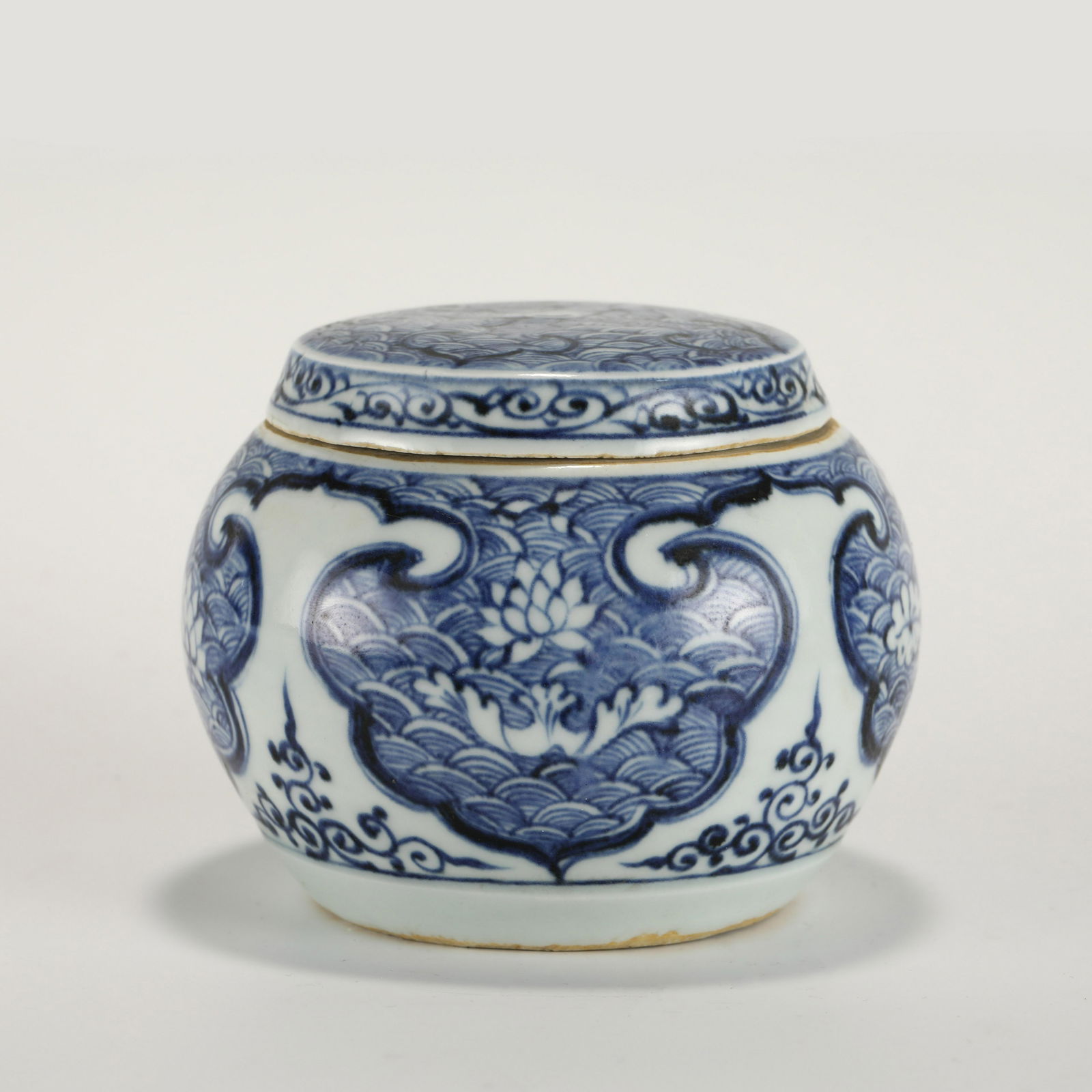 MING BLUE AND WHITE SEA WATER LID JAR (1 of 10)