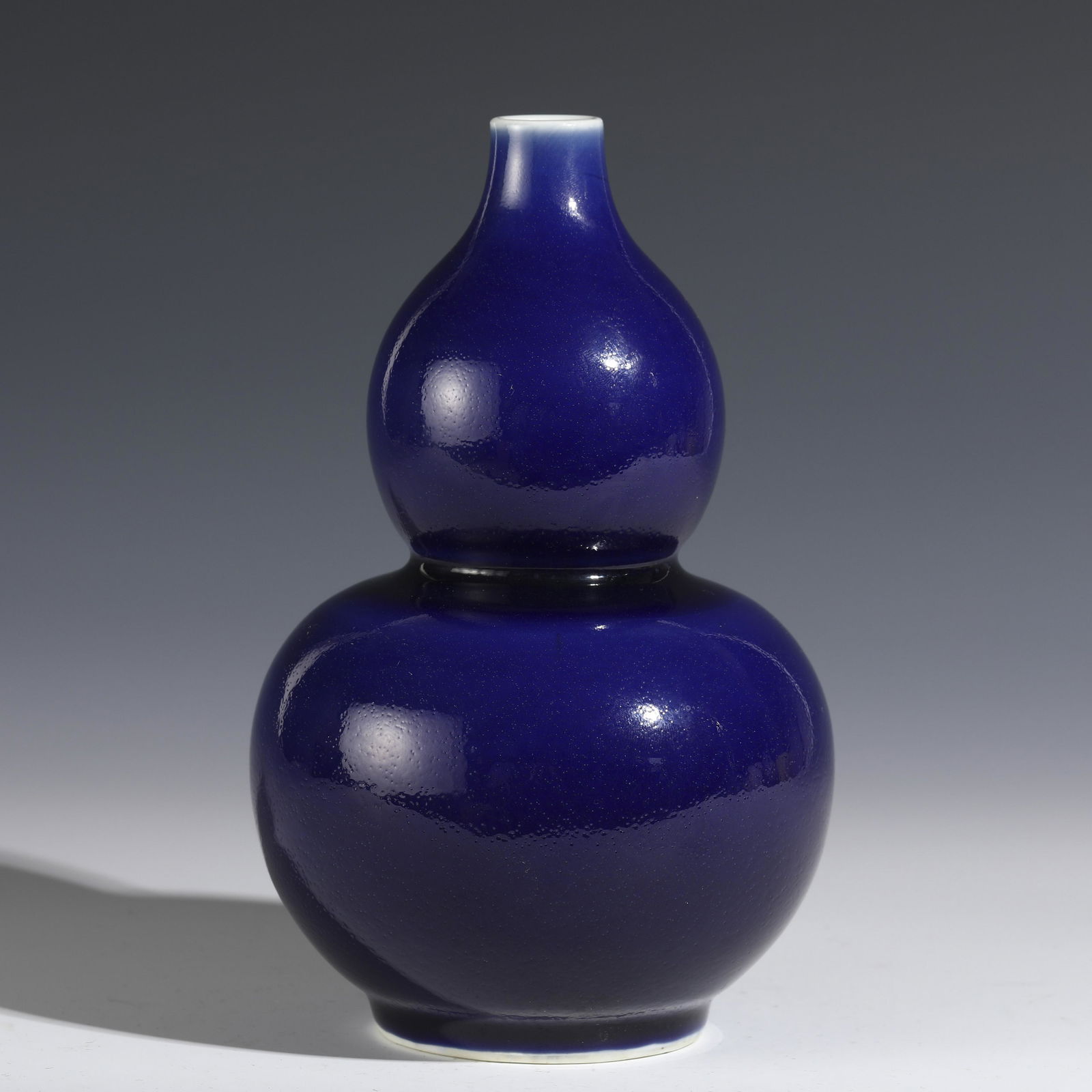 QING QIANLONG JI BLUE GOURD VASE (1 of 9)