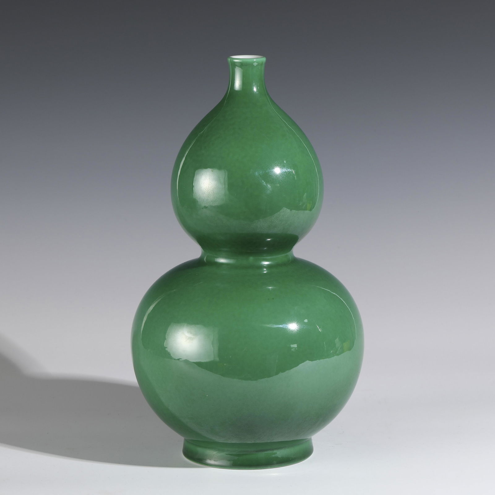 QING QIANLONG FAMILLE VERTE GOURD BOTTLE (1 of 8)