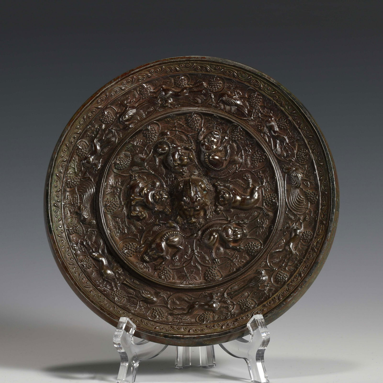 EASTERN HAN DYNASTY BRONZE MIRROR (1 of 10)