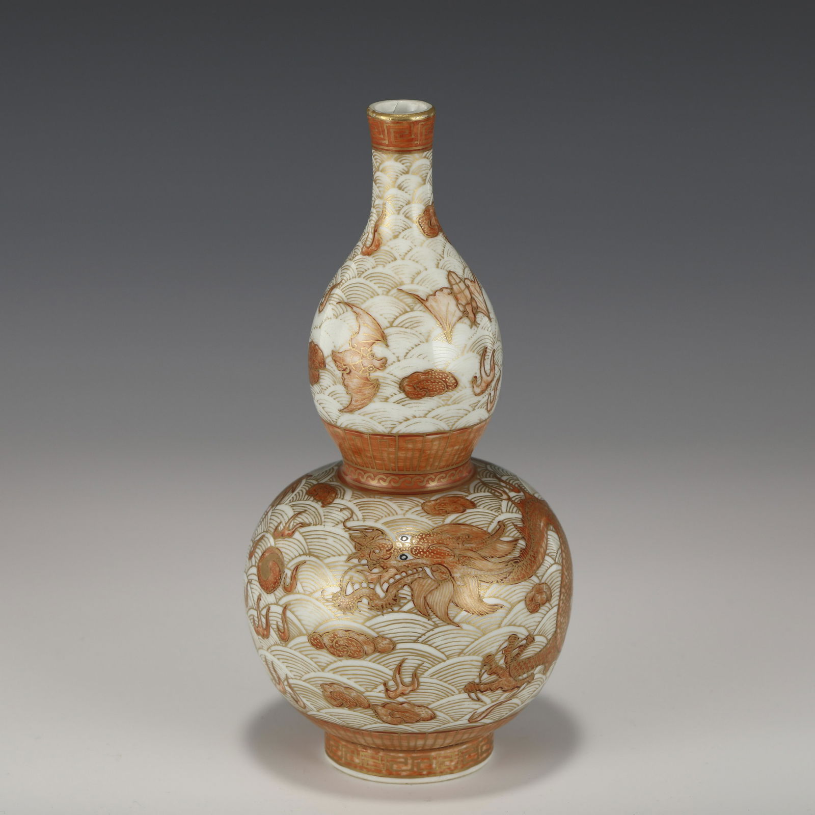 QING QIANLONG FAMILLE ROSE PAINTED GOLD GOURD VASE (1 of 11)