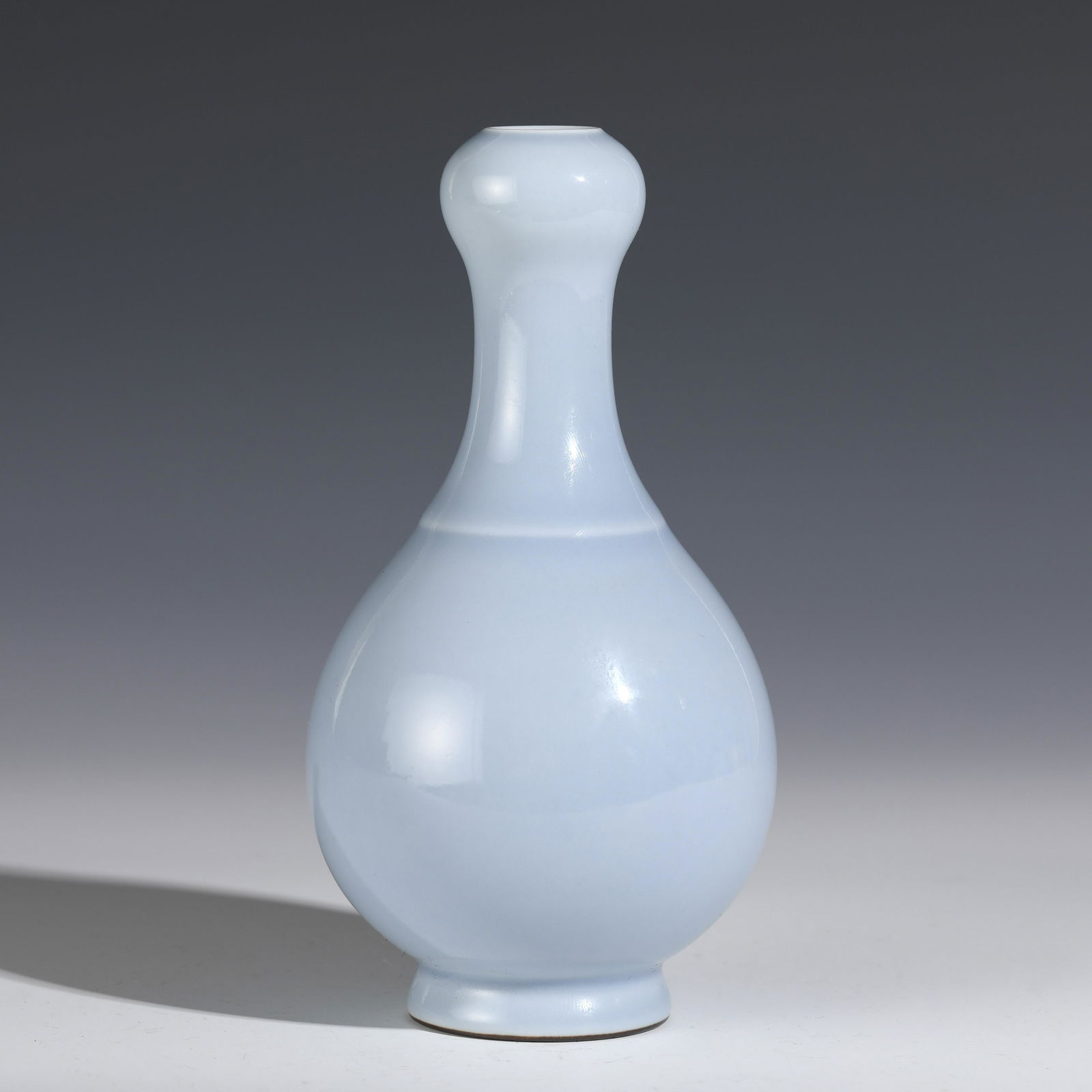 QING YONGZHENG SKY BLUE GLAZED GARLIC BOTTLE (1 of 8)