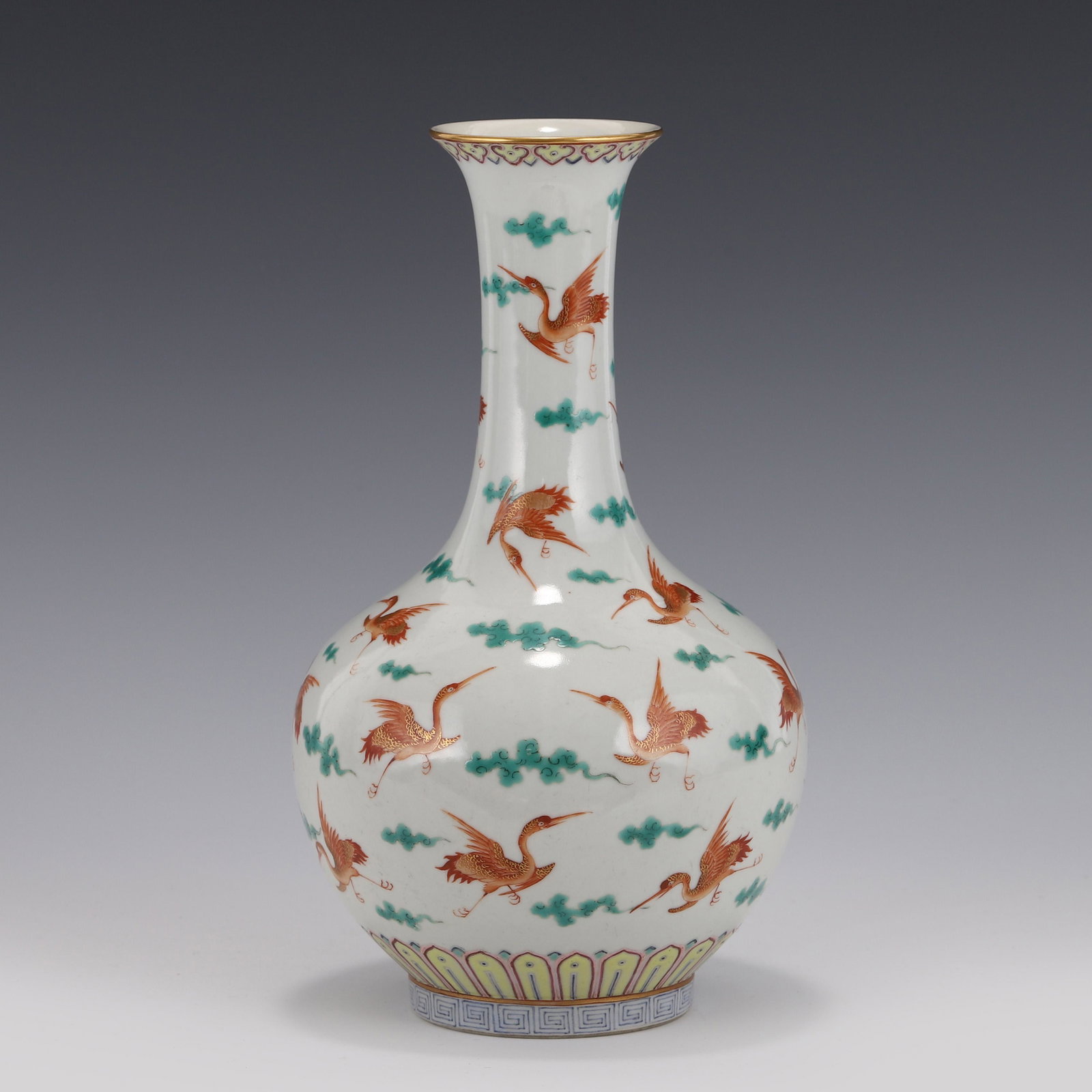 FAMILLE ROSE CARNES PORCELAIN REWARD VASE: Dimensions: Height: 23.5cm, Diam: 14cm Chinese Qing Dynasty Period, Jiaqing Famille rose cranes porcelain reward vase. Potted in reward vase shape, thick and tall, globular body, straight tall neck, f