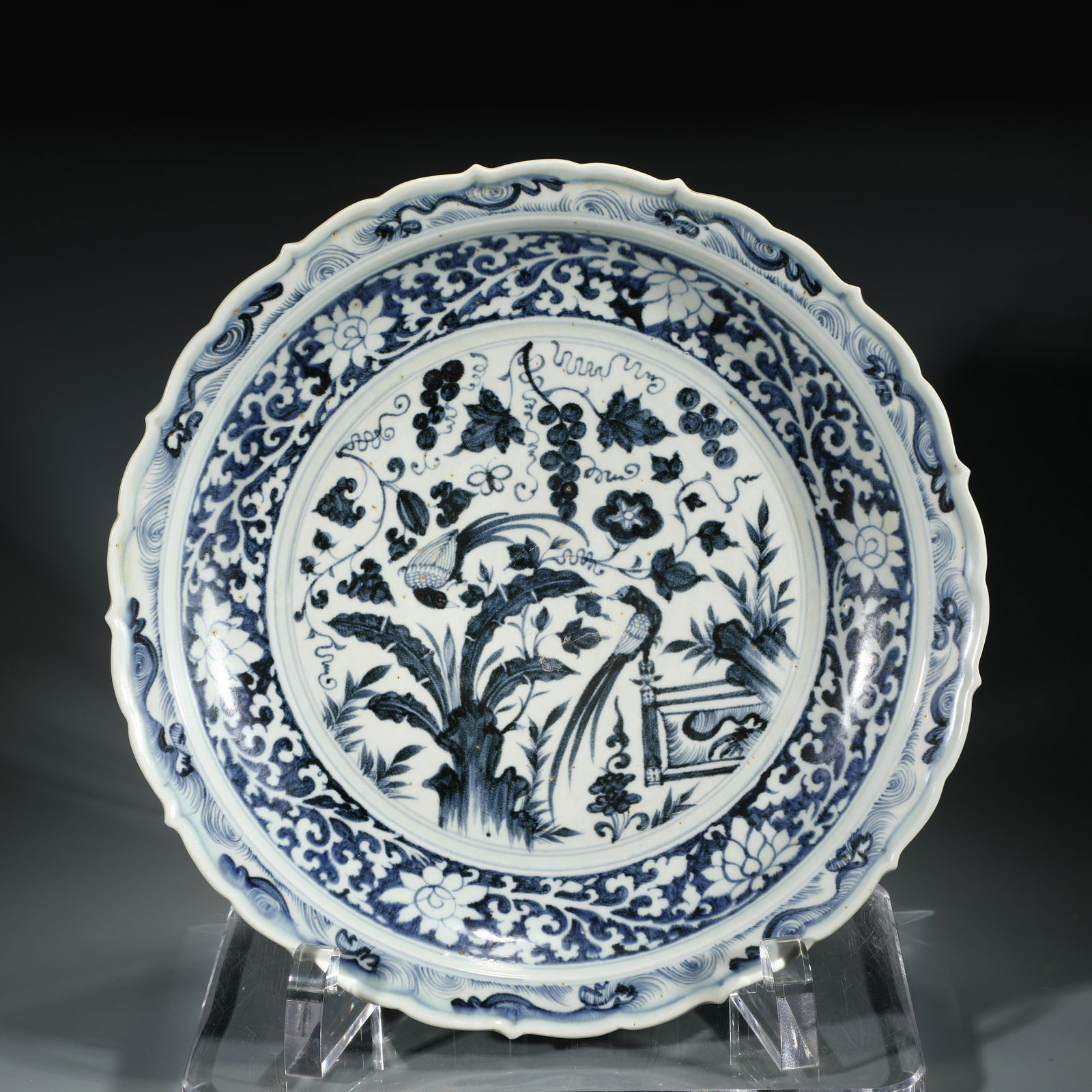 YUAN BLUE & WHITE LORAL PLATE (1 of 9)