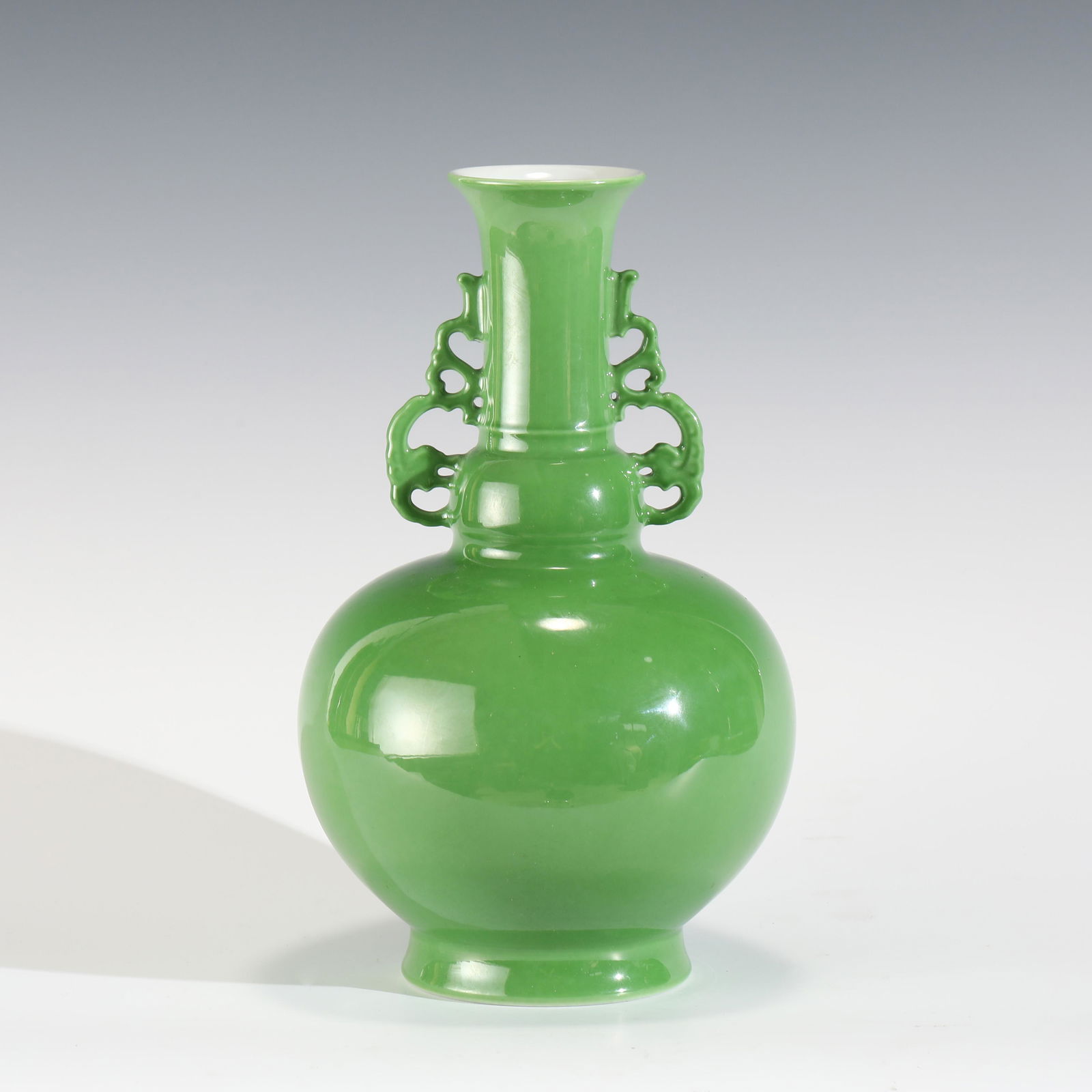 QING DYNASTY QIANLONG GREEN GLAZED TWO-EAR VASE (1 of 10)