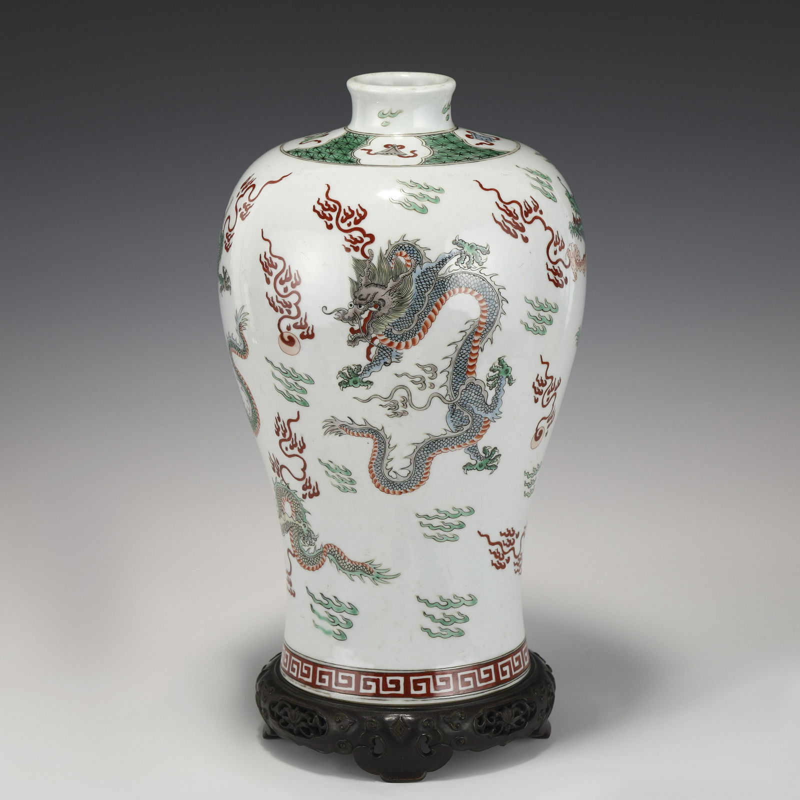 QING KANGXI WUCAI MEIPING JAR (1 of 11)