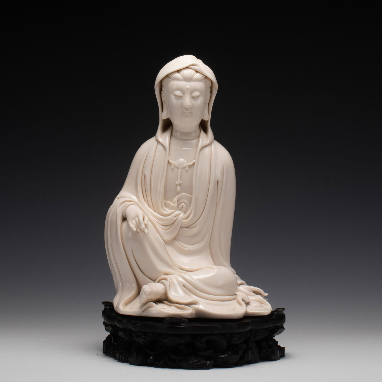 MING DEHUA GUANYIN ON STAND (1 of 9)