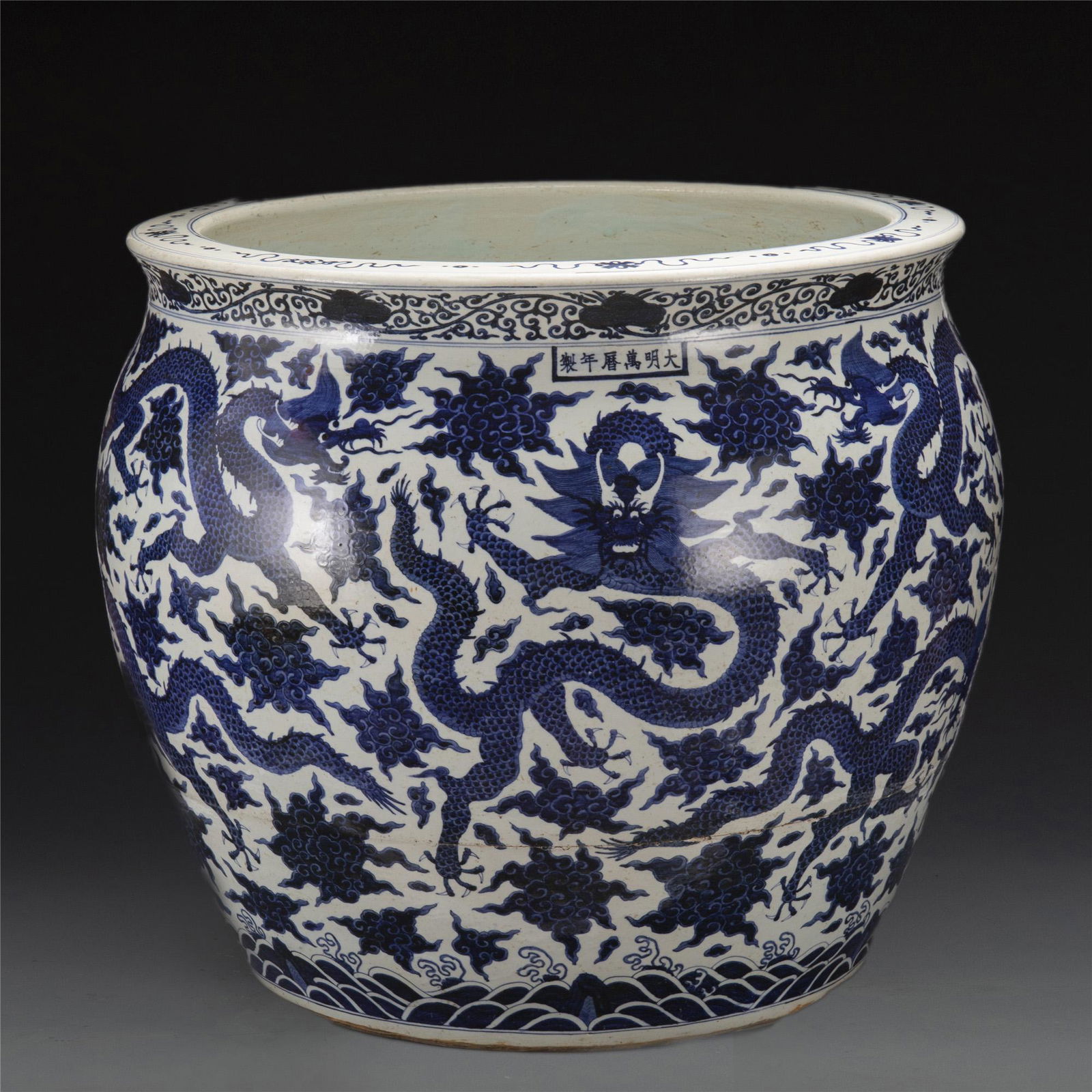MING WANLI BLUE & WHITE CYLINDER POT (1 of 13)