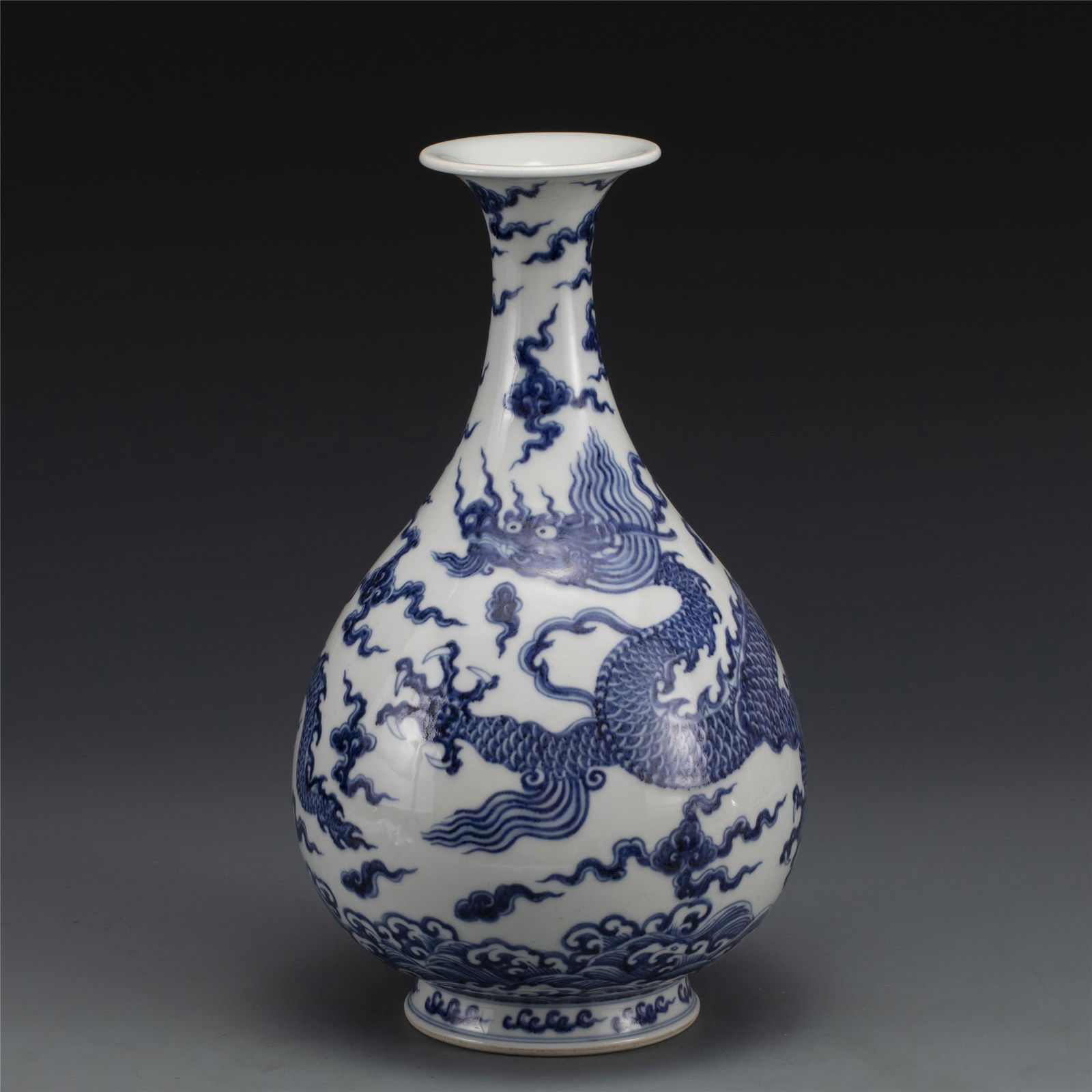 MING XUANDE BLUE & WHITE SPRING BOTTLE VASE (1 of 8)