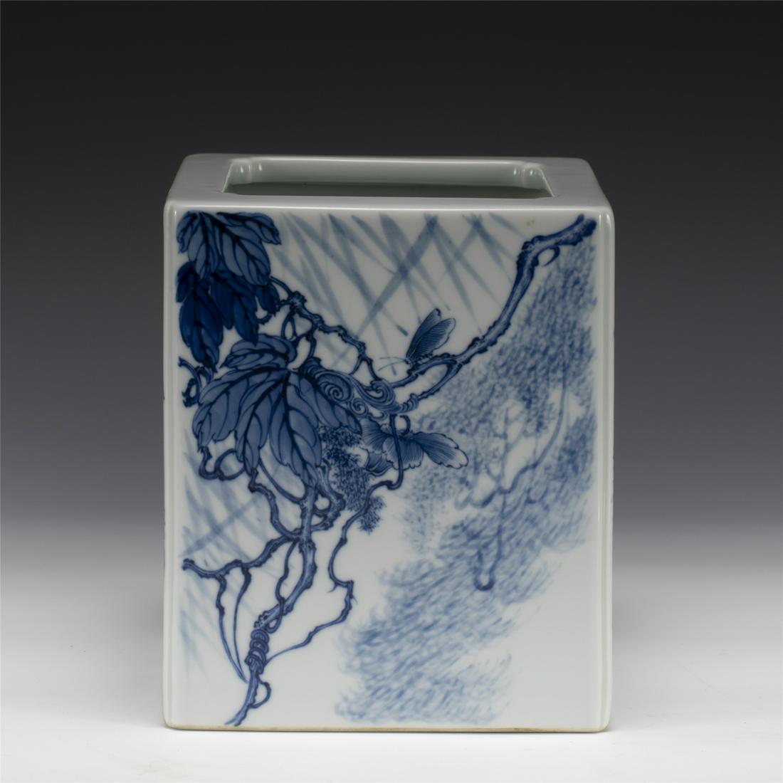 WANGBU BLUE & WHITE BRUSH POT (1 of 7)