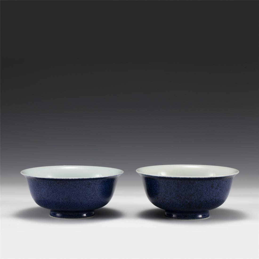 PAIR OF MING XUANDE BLUE SNOWFLAKE GLAZED BOWLS: Dimensions: Width: 15.8 cm, Height: 6.8 cm Pair of Ming Dynasty Xuande Blue Snowflake Glazed Porcelain Bowls. The porcelain potted in a shallow, slight deep, round close mouth rim, raised on ring foot