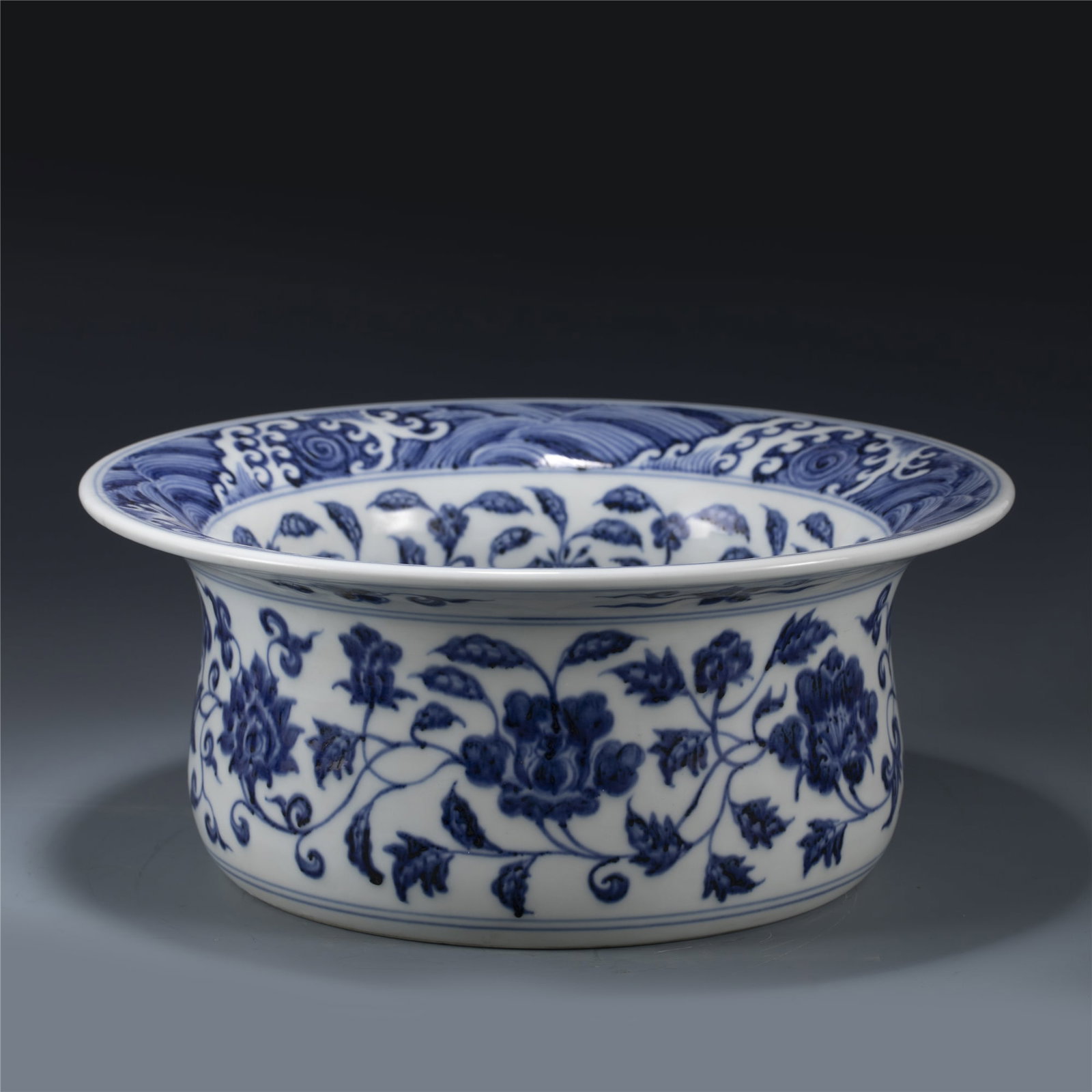 MING BLUE AND WHITE WATER POT (1 of 10)