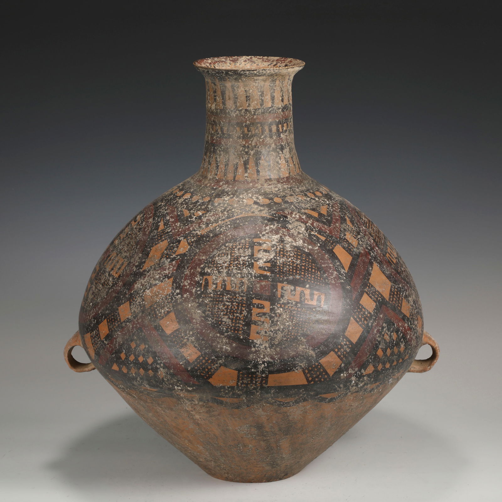 NEOLITHIC CHINESE MAJIAYAO POTTERY JAR (1 of 9)