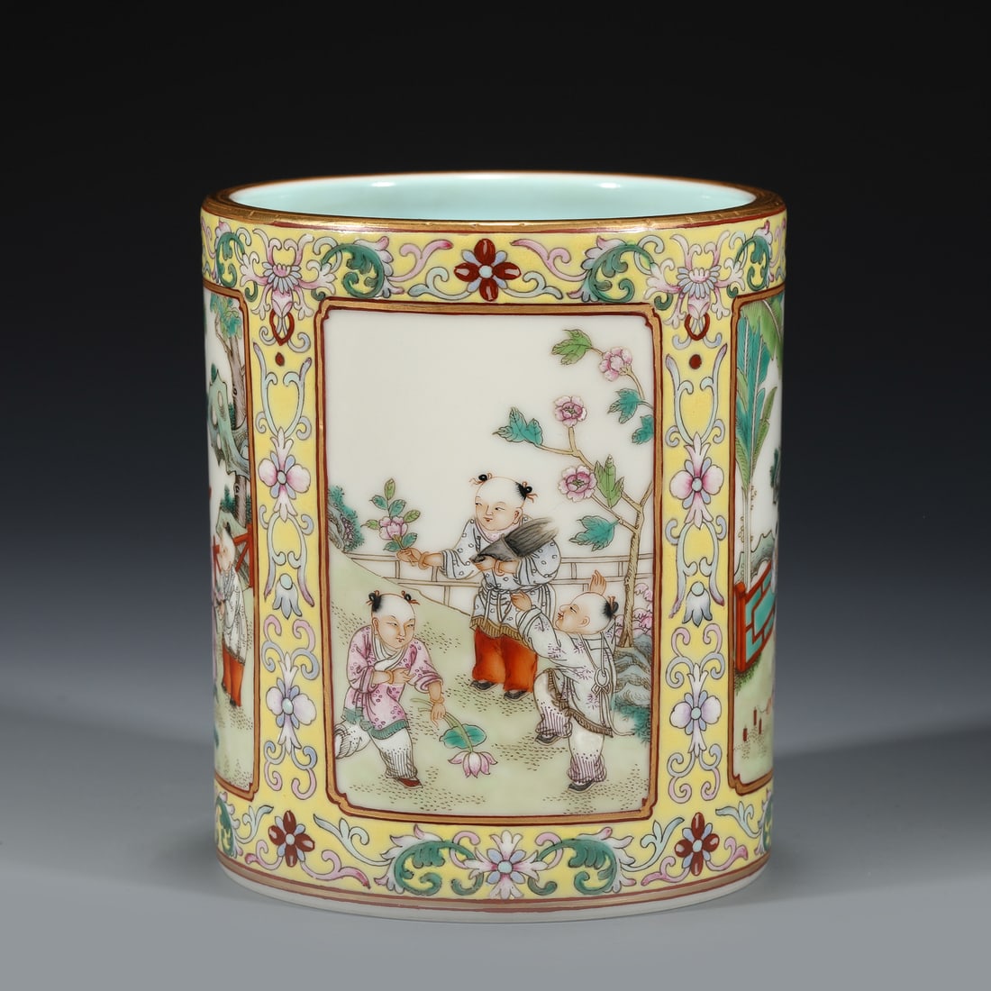 QING JIAQING FAMILLE ROSE BRUSH POT (1 of 10)