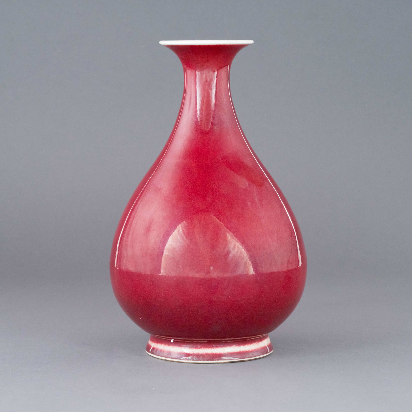 QIANLONG RED MONOCHROME PEAR VASE (1 of 4)