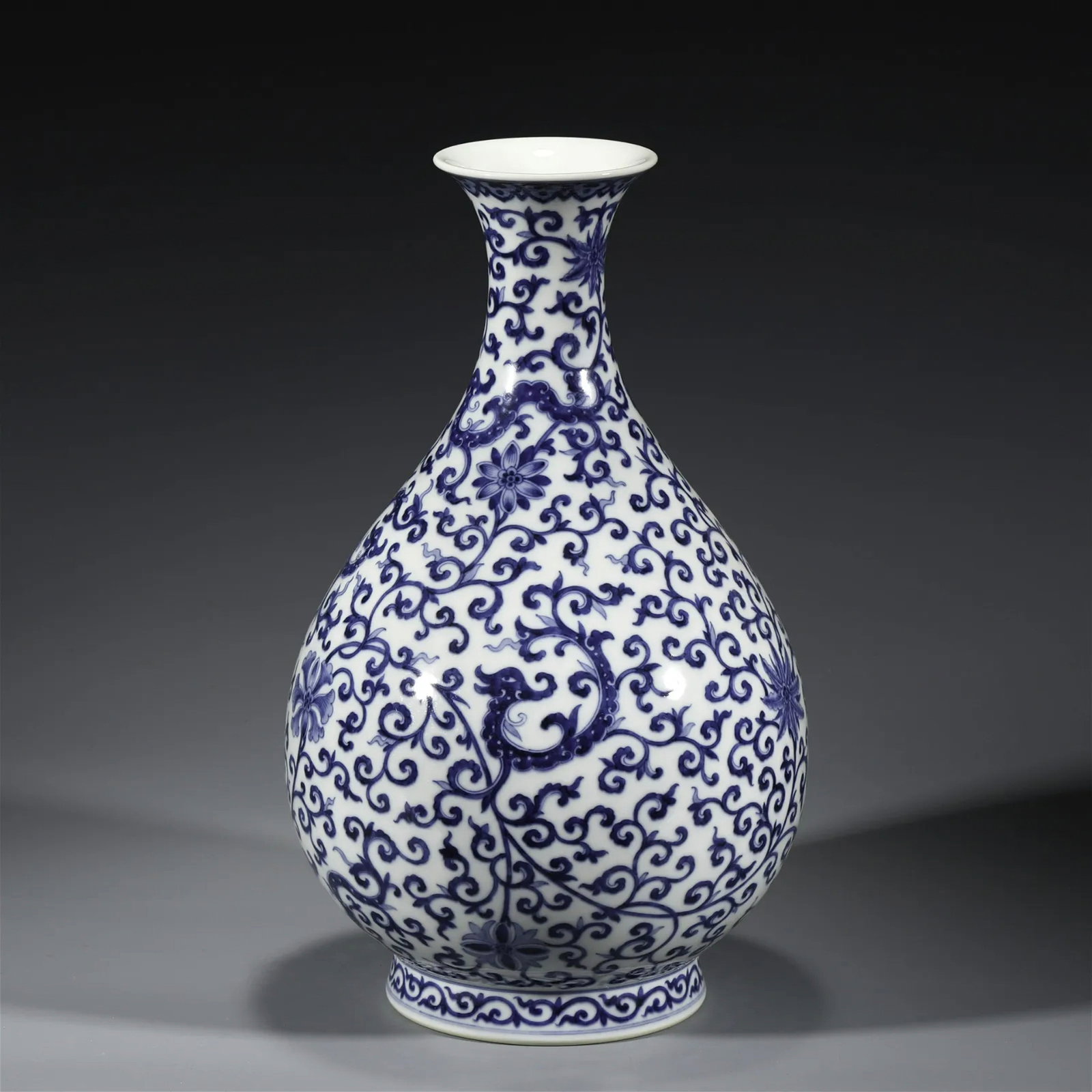 QING BLUE & WHITE PEAR BOTTLE: Dimensions: Width: 20.5cm, Height: 34.5cm Chinese Qing Dynasty QianLong Blue and White Porcelain Spring Bottle Vase. This vase has a Chinese traditional YuHuChun shape vessel, the pear shaped bottle, 