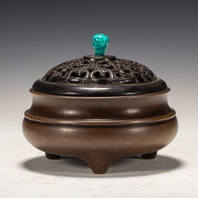 TORQUOISE FINIAL LIDDED BRONZE TRIPOD CENSER