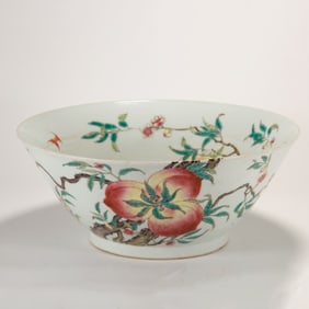 A CHINESE FAMILLE ROSE PEACH MOTIF BOWL