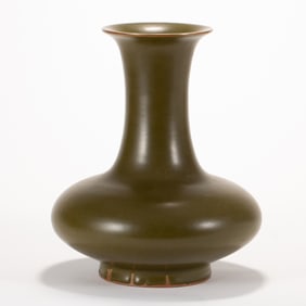 A CHINESE TEA DUST GLAZED REWARD VASE