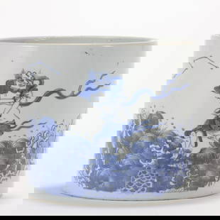 A CHINESE MING BLUE & WHITE IMMORTAL BRUSH POT: Dimensions: Weight: 2130g, Diameter: 17.5 cm, Height: 16 cm A Chinese Ming Blue and white immortal figurine motif porcelain brush pot. PROVENANCE: From the collections of Dan Peters (1946 - Present),