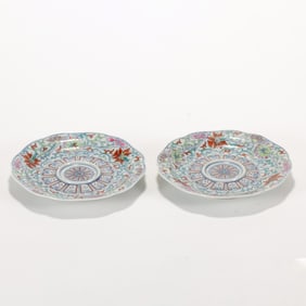 PAIR DOUCAI FLORAL SCALLOPED RIM PLATES