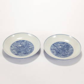 PAIR CHINESE BLUE & WHITE DRAGON MOTIF PLATES (1 of 11)