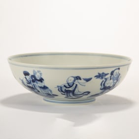 A CHINESE BLUE & WHITE IMMORTALS MOTIF BOWL