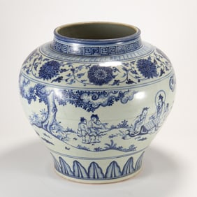 A CHINESE BLUE & WHITE FIGURINE JAR