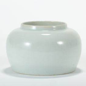 A CHINESE GLOBULAR SKY GREEN TIANQING JAR