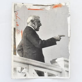 BOOK: 1918 PRESS PHOTO PRESIDENT WILSON POINTS AS HE SPEAKS